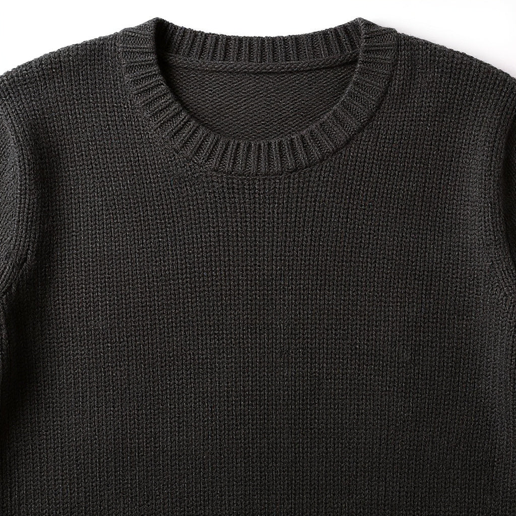 lambswool-crewneck-charcoal-detail